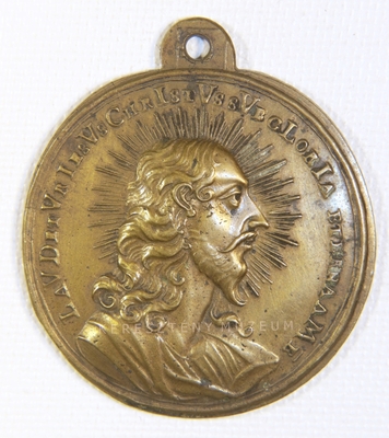 XIII. Benedek pápa emlékérem