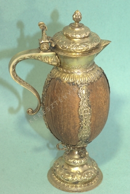 Fedeles kanna, kókuszdió betétte...