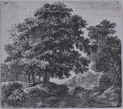 Harom gyermekével menő anya